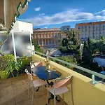 L\'Escale A La French Riviera