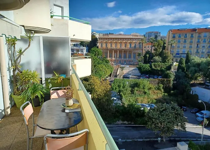 L\'Escale A La French Riviera